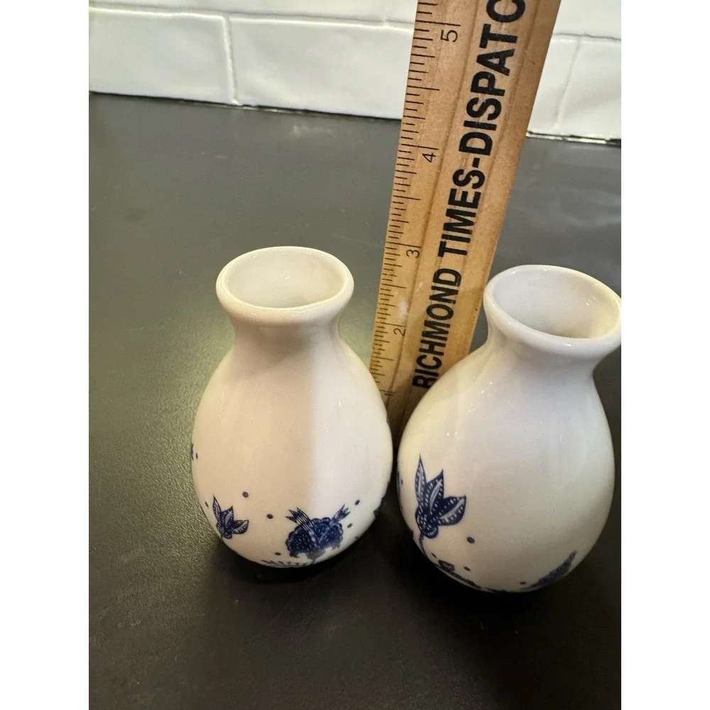 Kate Aspen Ceramic Blue And White Floral Asian Mini Vases Set of 2‎